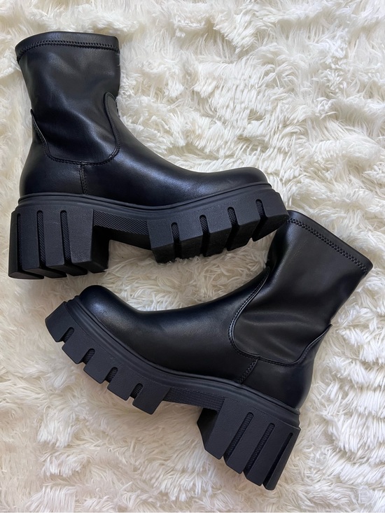 Steve Madden Shoes - Steve Madden Black Boomba Lug Sole Ankle Boot